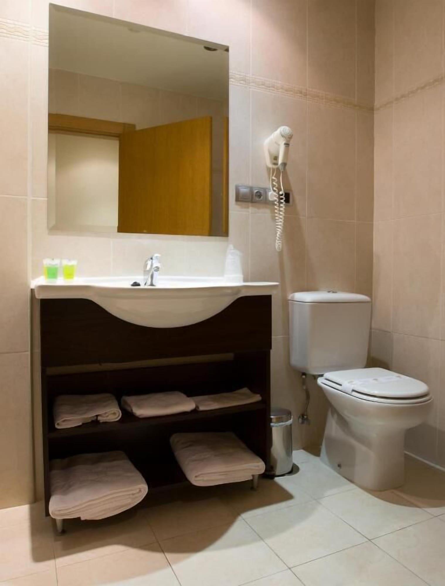 Hotel La Borona Хіхон Екстер'єр фото