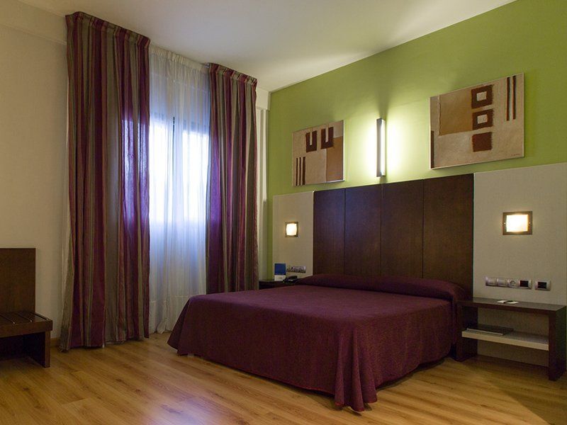 Hotel La Borona Хіхон Екстер'єр фото