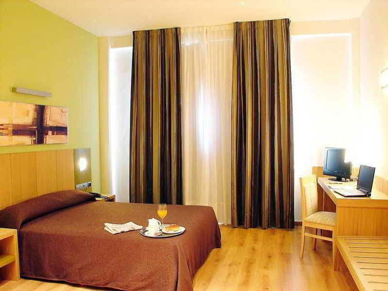 Hotel La Borona Хіхон Екстер'єр фото